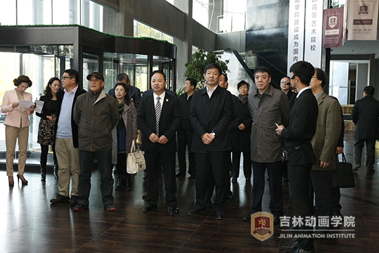 1省政协副主席支建华,省政协副秘书长勾泽川,提案委员会主任肖欣。提案委员会副主任邓友平以及部分省政协委员莅临我院考察调研.JPG