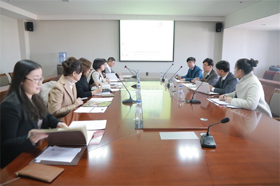 英国威廉希尔唯一官网与韩国牧园大学座谈会.JPG