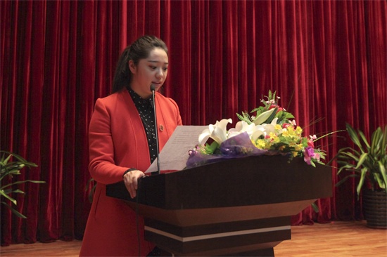 3学院团委副书记刘博宣读结业名单 .jpg