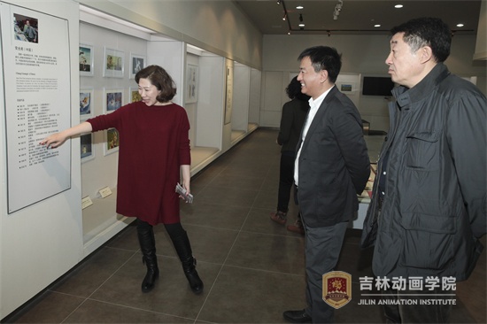 参观1.jpg