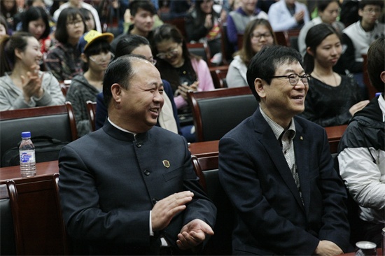 1董事长、院长郑立国出席于记伟导演《两岸微电影的发展与未来》讲座.jpg