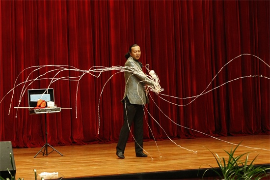 6魔术《锦上添花》.jpg
