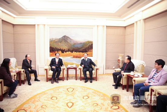 3董事长郑立国与韩国到访来宾交流.jpg