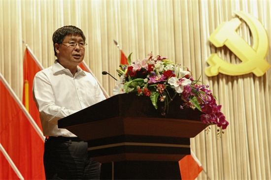 学校党委书记王清山的讲话感人肺腑.jpg