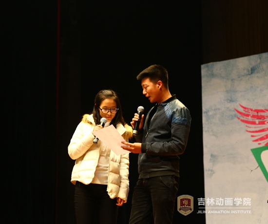 团委2动画学子上台配音.jpg